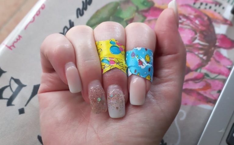 The art of kindergarten bandages and water shows