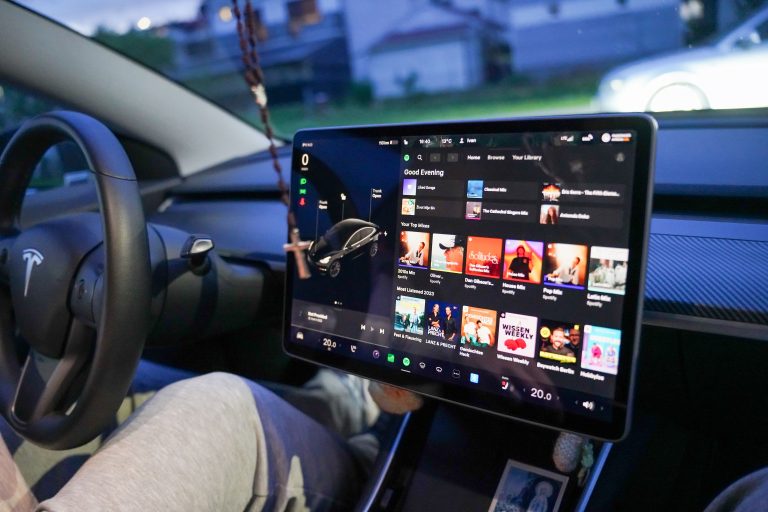 The Spaceship With One Cupholder